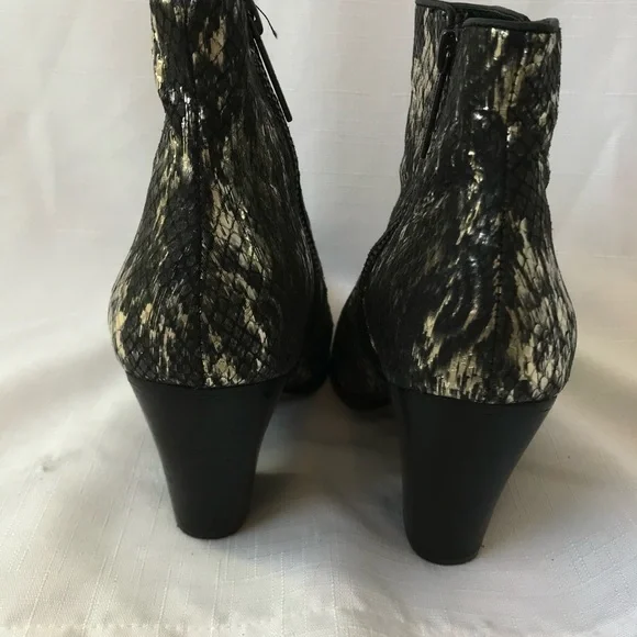 Donald J Pliner Couture Swift gold Metallic Ankle Boots size 7.5 - Picture 11 of 15